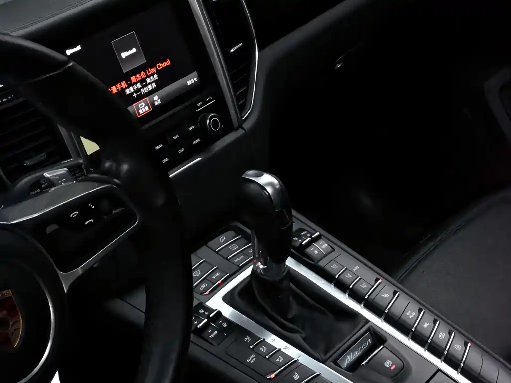 Porsche Macan — миниатюра 18
