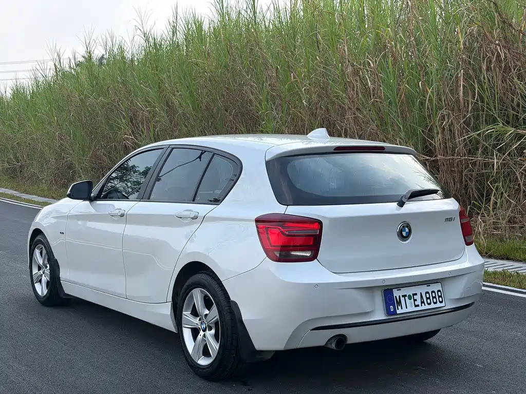 BMW 1 Series (Import) — миниатюра 9