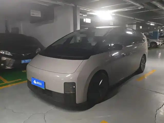 Li Auto MEGA