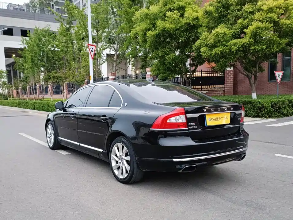 Volvo S80L — миниатюра 2