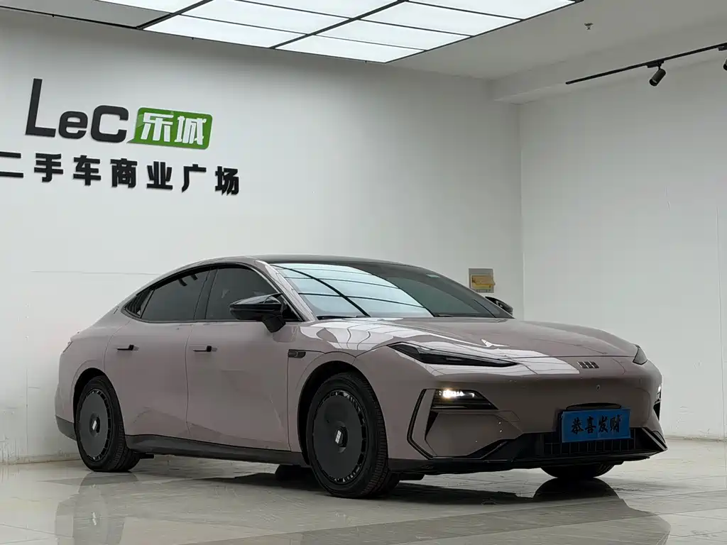 GEELY GALAXY GALAXY E8