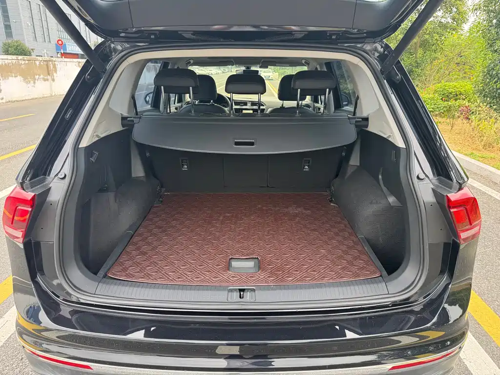 Volkswagen Tiguan L — миниатюра 15