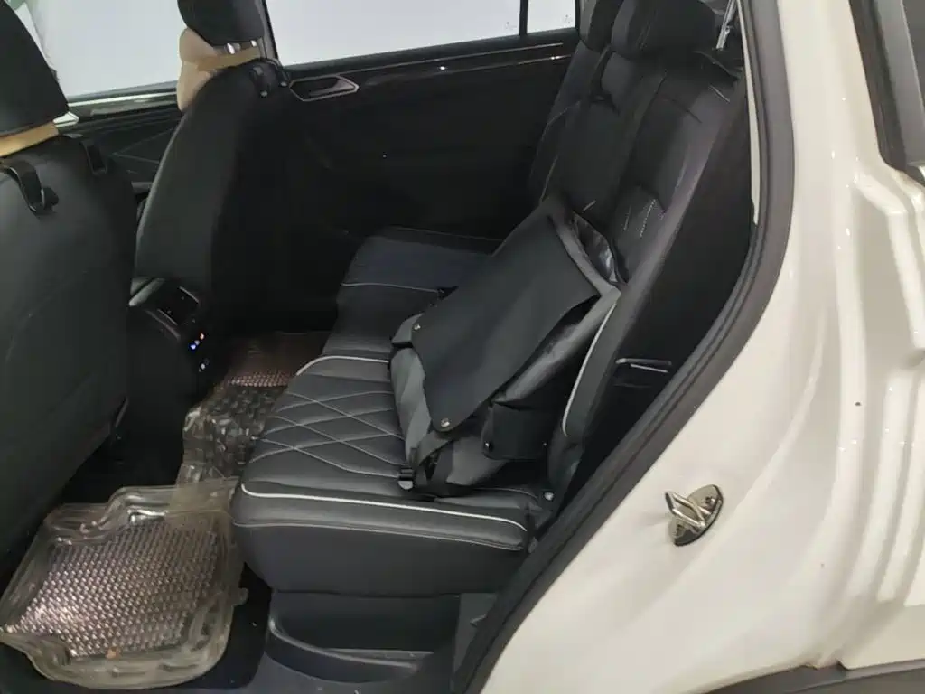 Volkswagen Tiguan L PHEV — миниатюра 17
