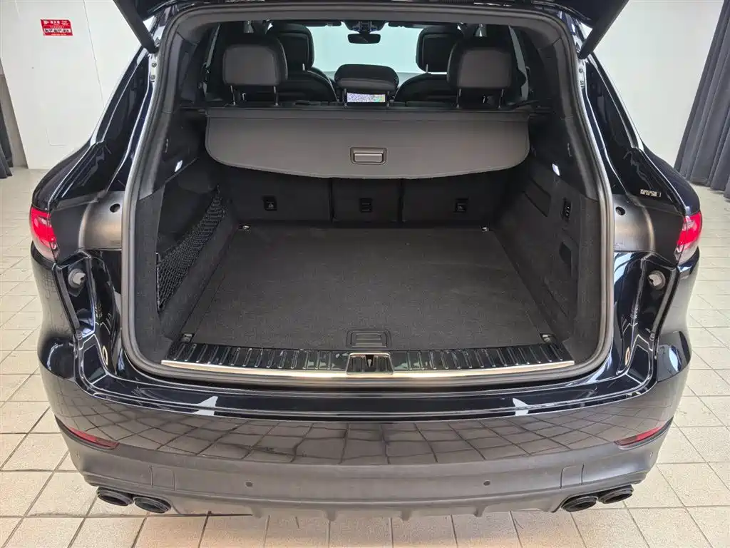 Porsche Cayenne — миниатюра 18