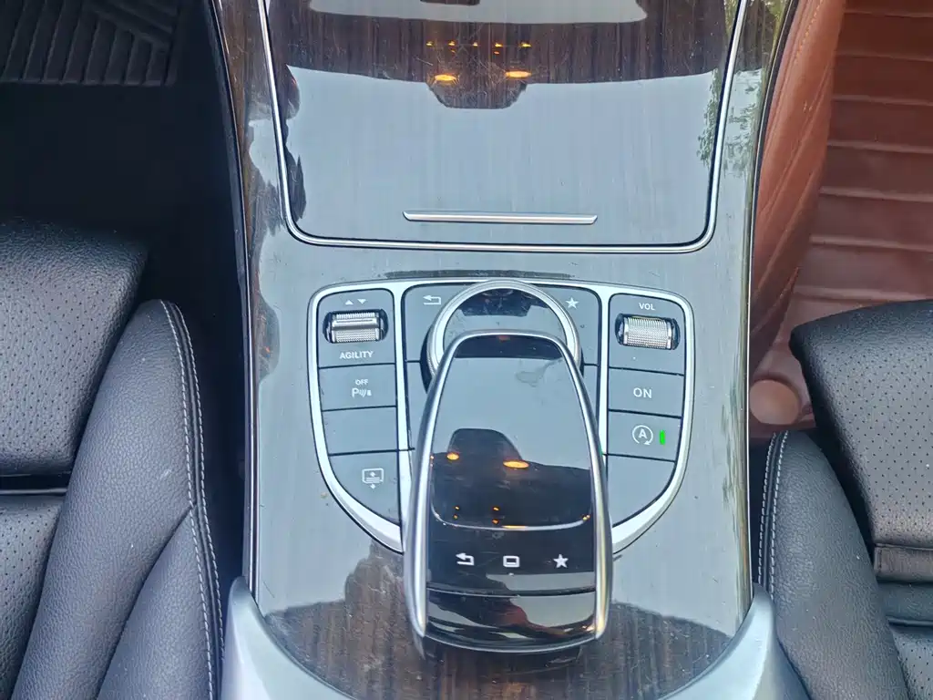 Mercedes-Benz C-Class — миниатюра 18