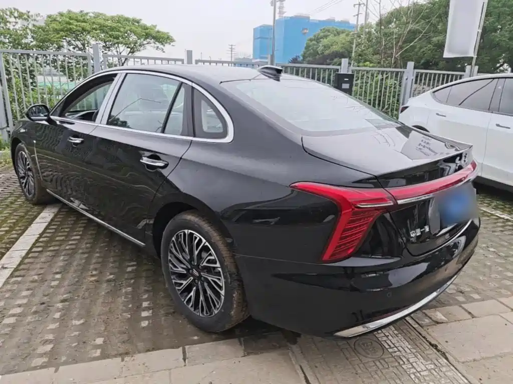 Hongqi H5 2025 2.0T AT