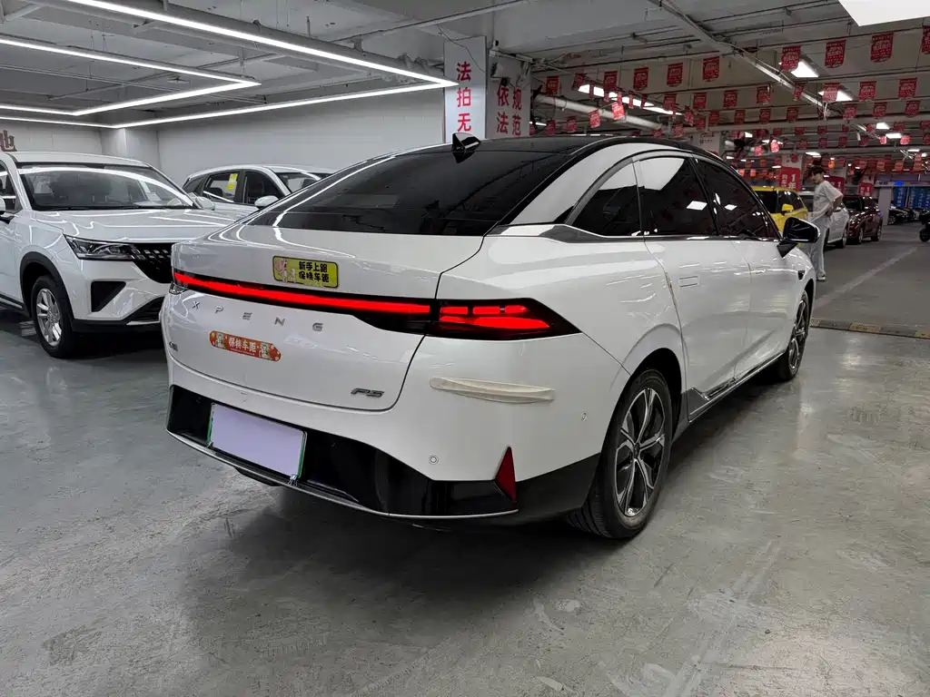 XPeng P5 — миниатюра 10