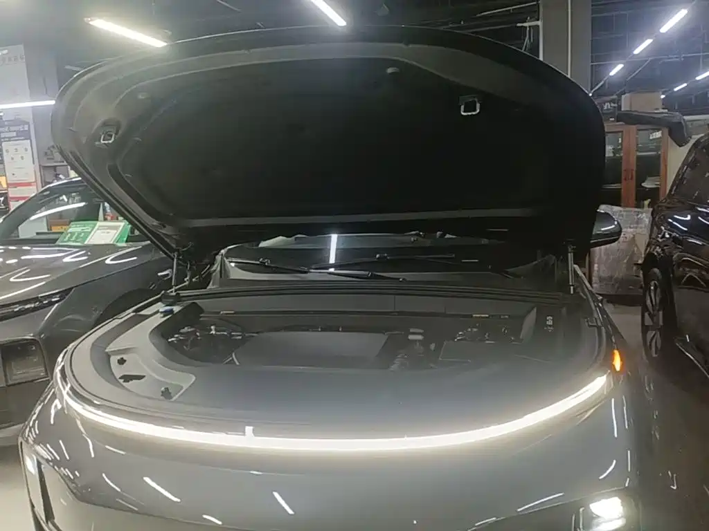 Li Auto Li L8 — миниатюра 20