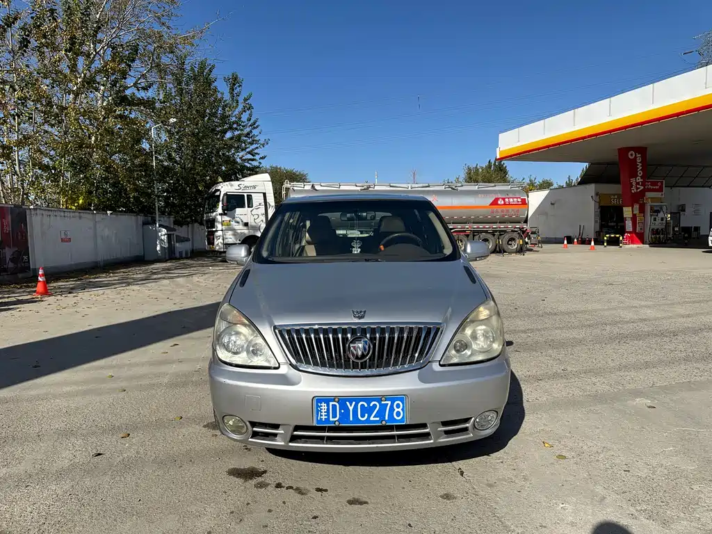 Buick GL8 2011 2.4L CT Luxury Comfort