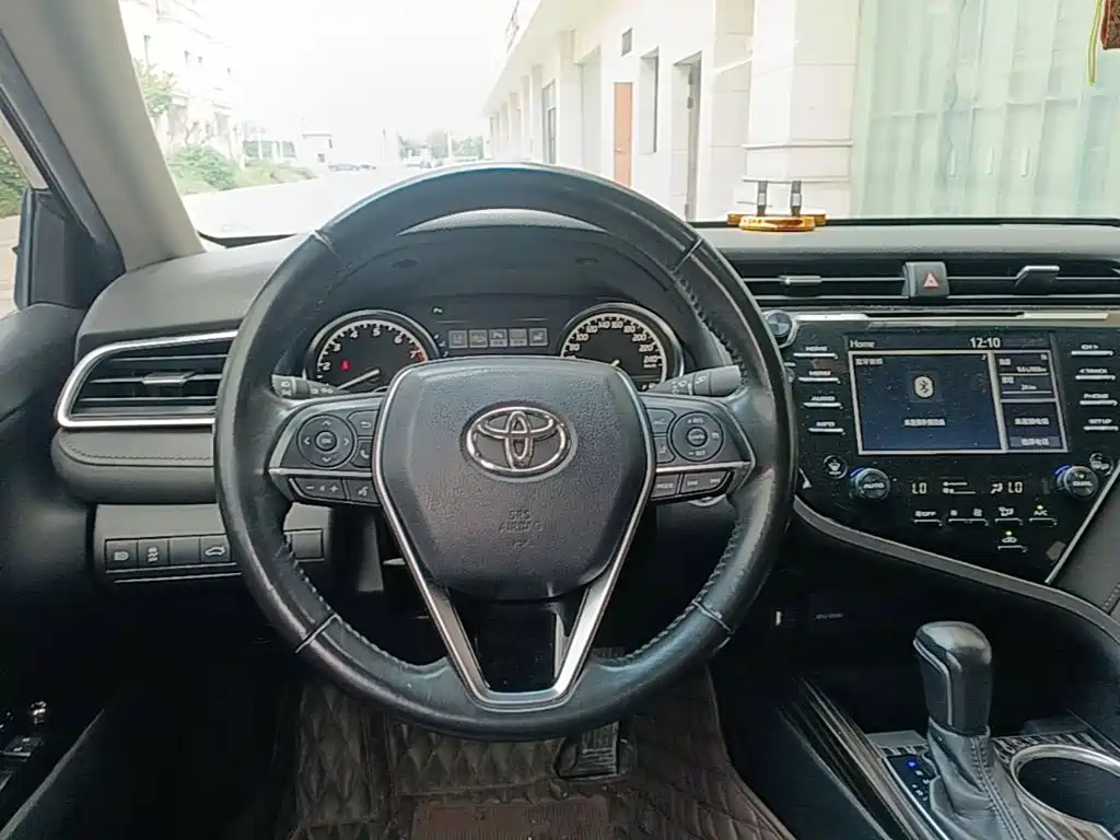 Toyota Camry — миниатюра 11