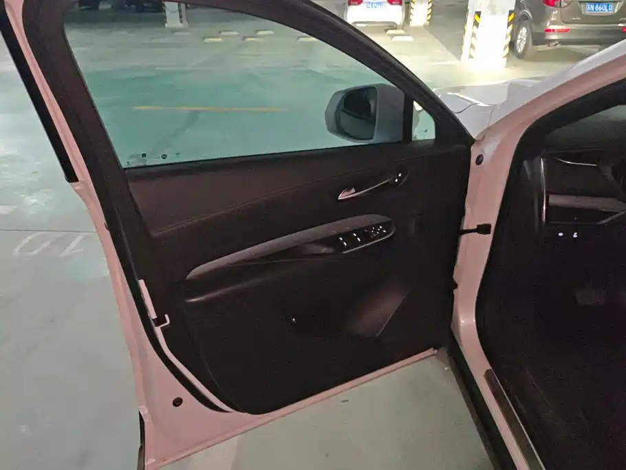 Cadillac XT4 — миниатюра 7