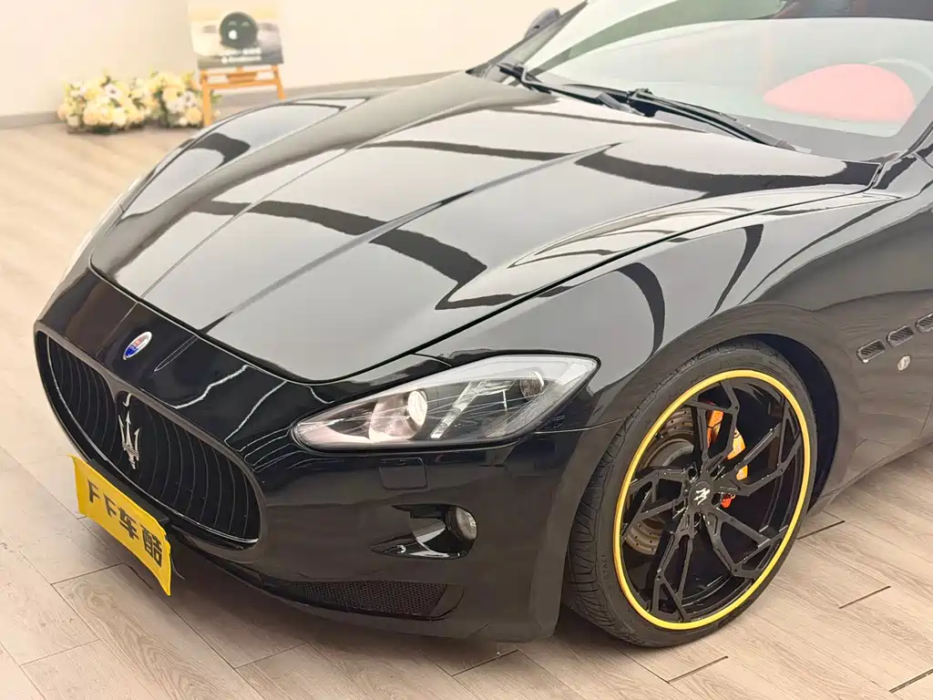 Maserati GranTurismo — миниатюра 7
