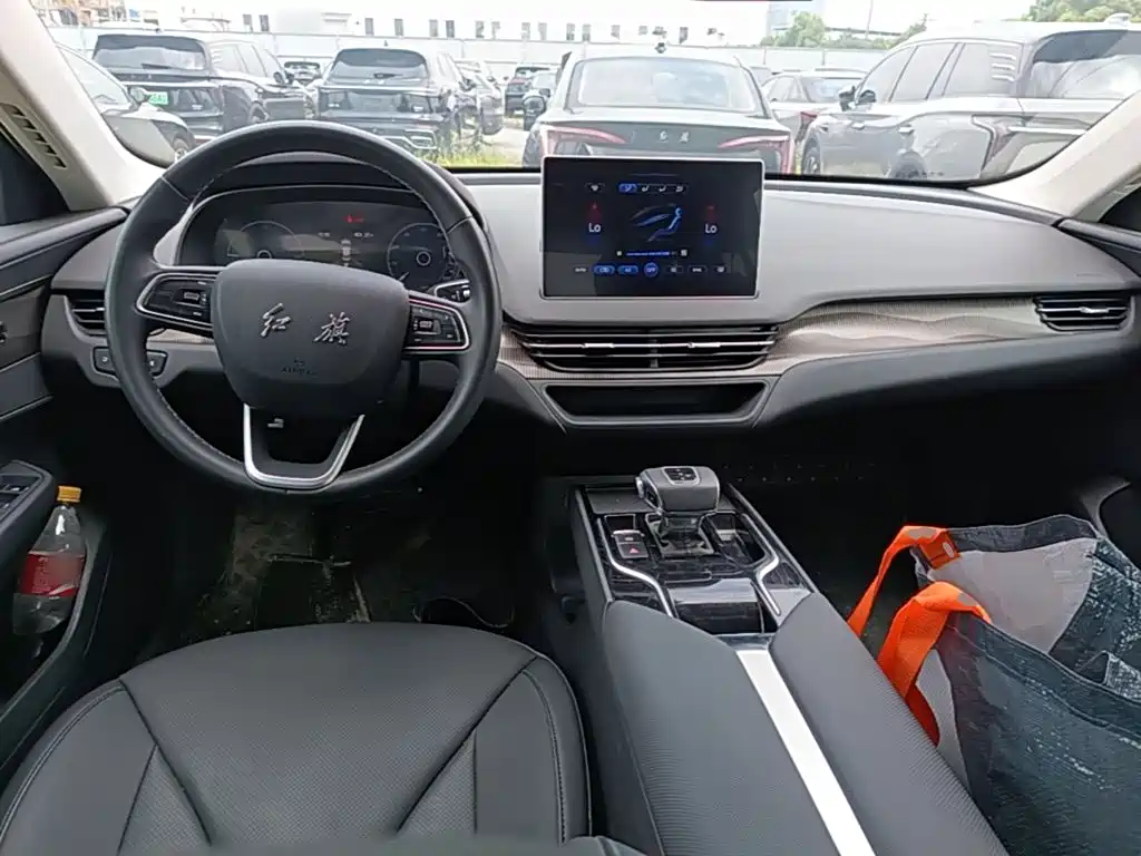 Hongqi Hongqi E-QM5 — миниатюра 14