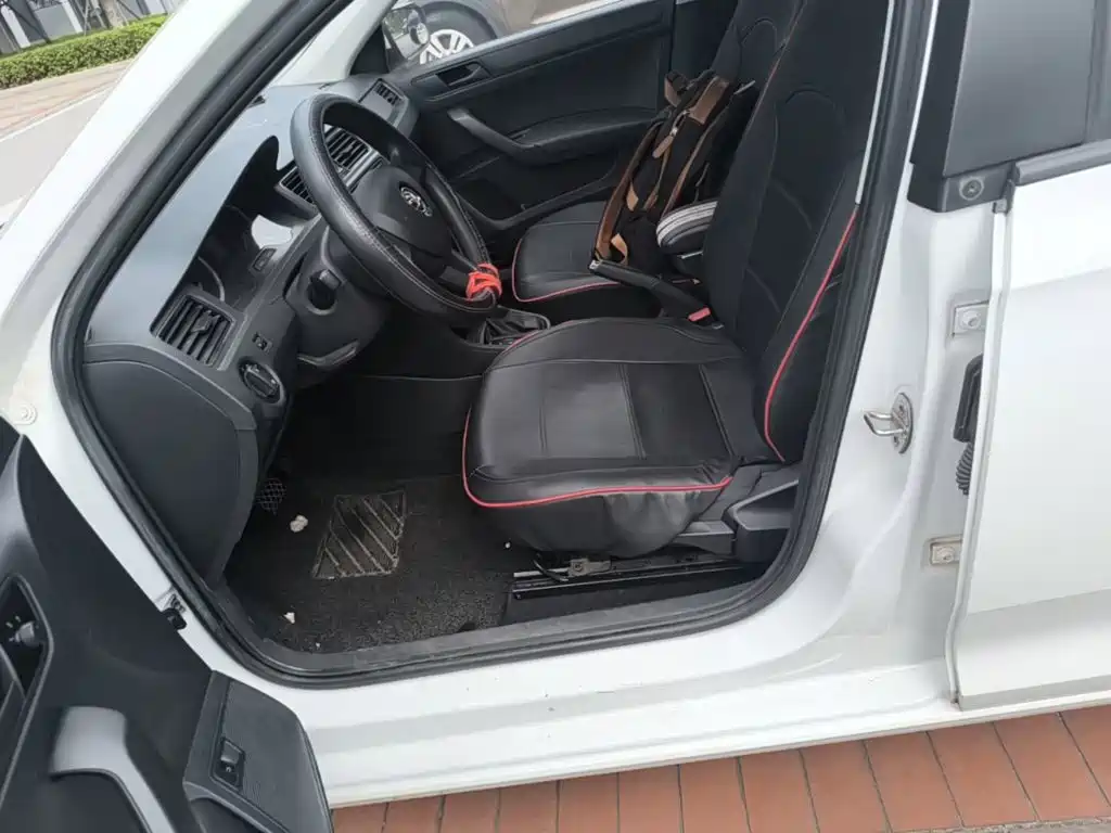 Skoda Rapid — миниатюра 11