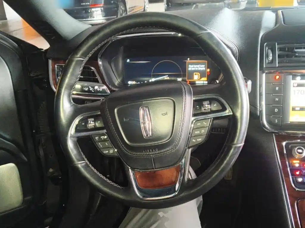 Lincoln Continental — миниатюра 11
