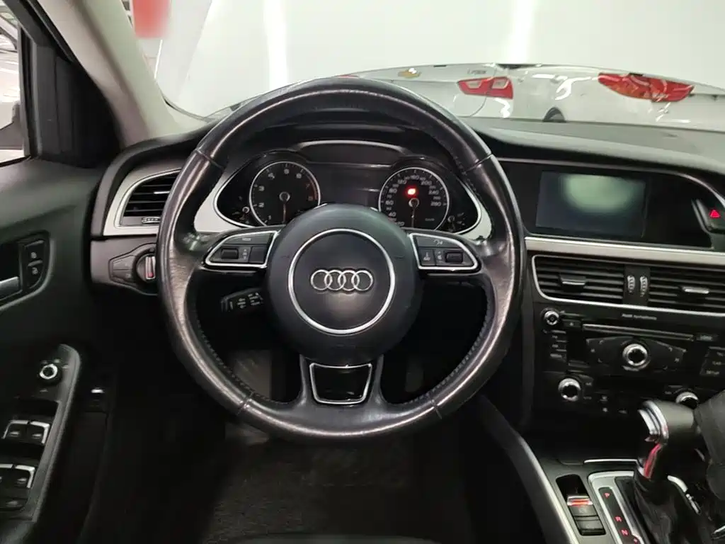 Audi A4L — миниатюра 11