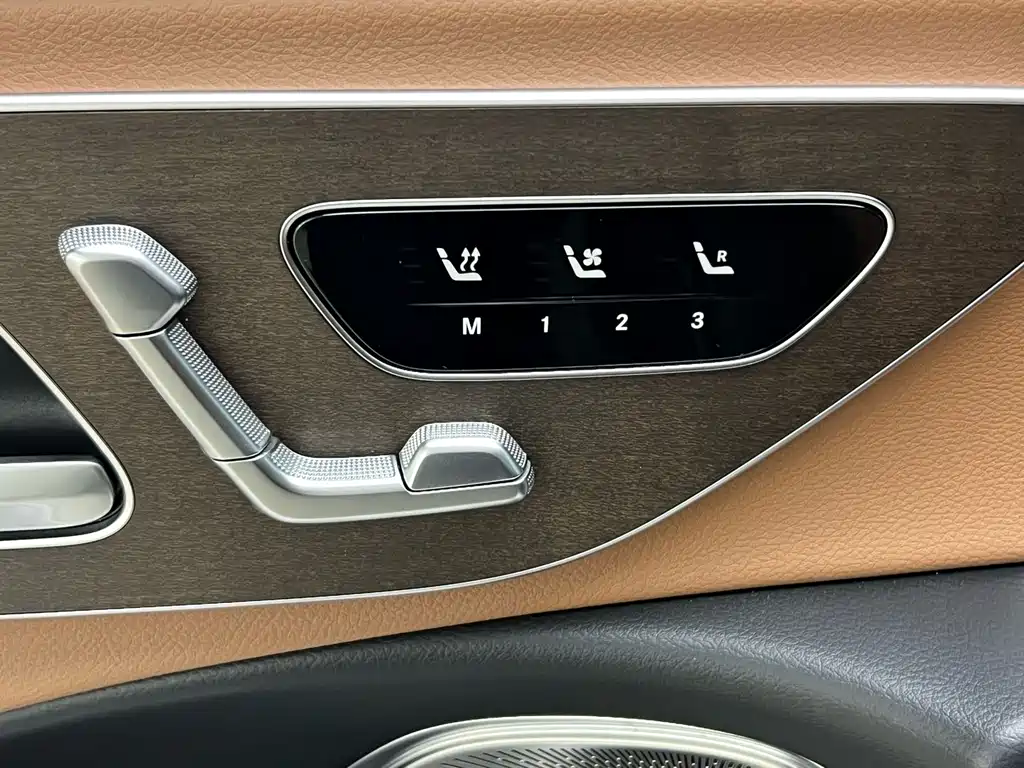 Mercedes-Benz E-Class — миниатюра 18