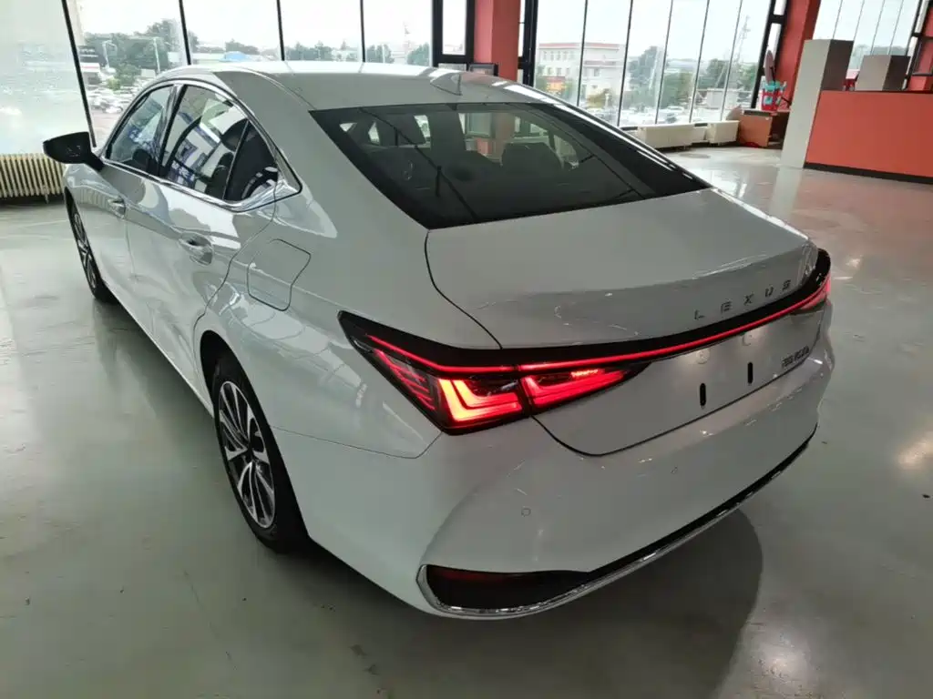 Lexus ES 2025 200 Premium
