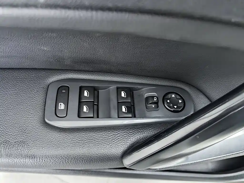 Peugeot 408 — миниатюра 9