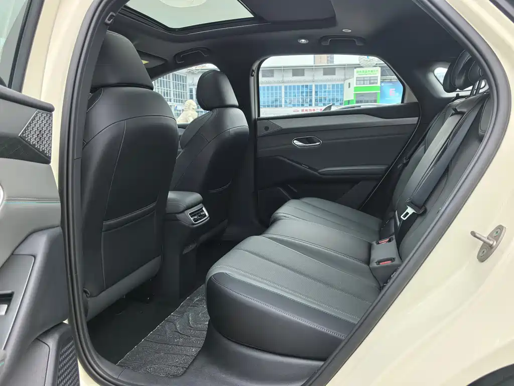 BYD Qin L — миниатюра 7