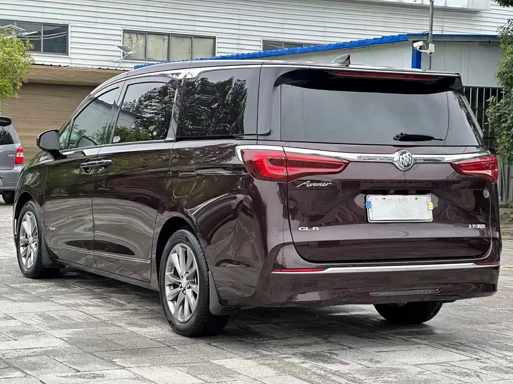 Buick GL8 — миниатюра 9