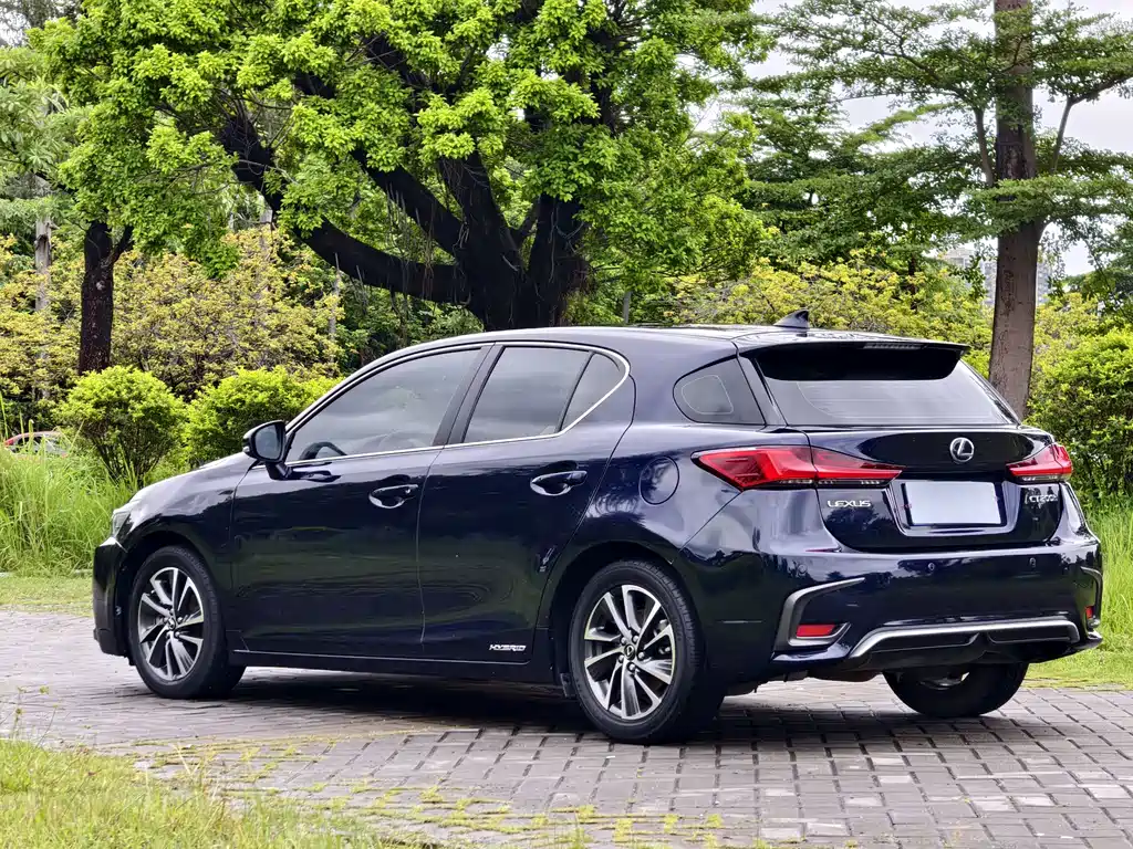 Lexus CT — миниатюра 10