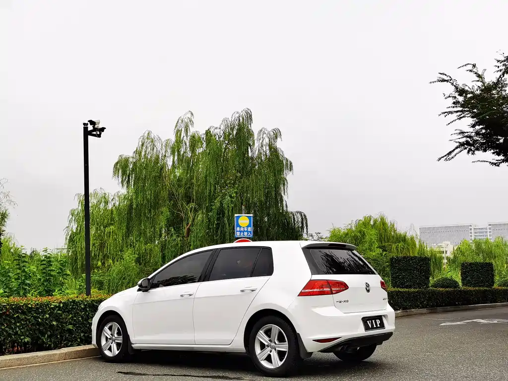 Volkswagen Golf — миниатюра 6