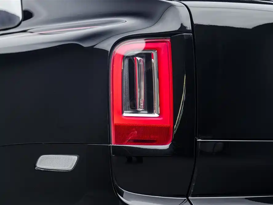 Rolls-Royce Cullinan 2018 мест