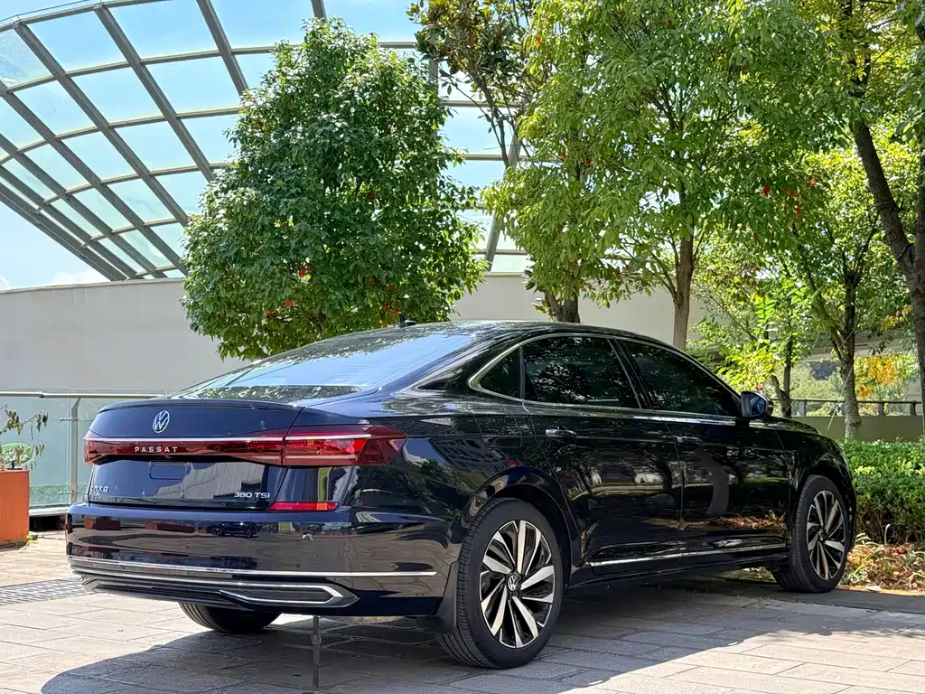 Volkswagen Passat — миниатюра 4