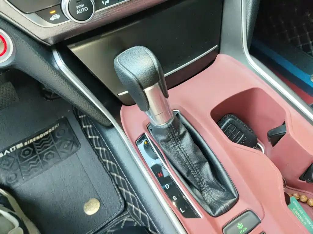 Honda Accord — миниатюра 16