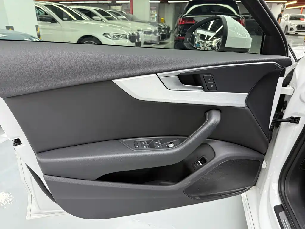 Audi A4L — миниатюра 6
