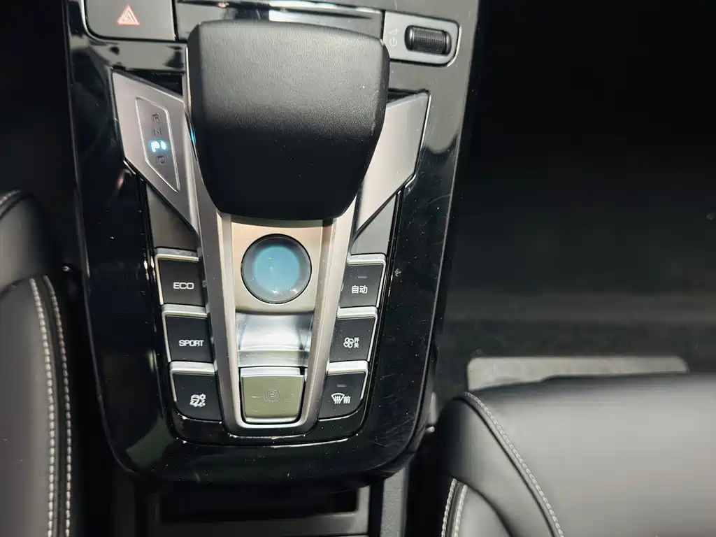 BYD Yuan EV — миниатюра 14