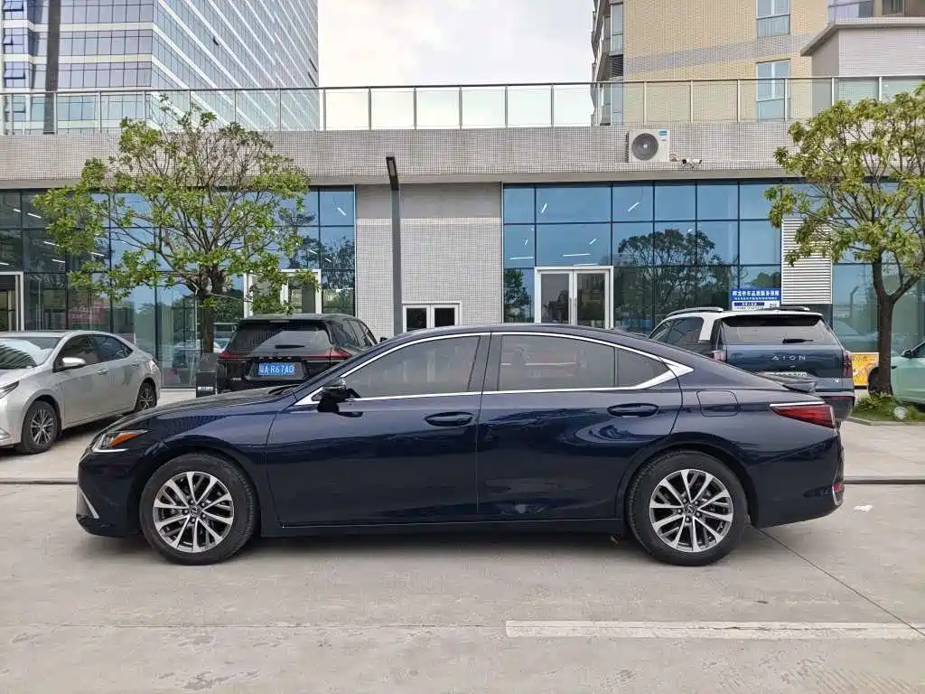 Lexus ES — миниатюра 3