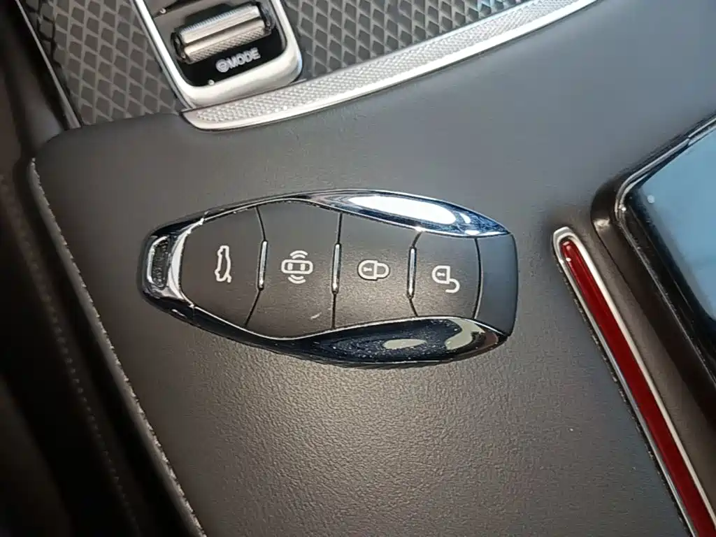Hongqi Hongqi HS3 PHEV — миниатюра 9