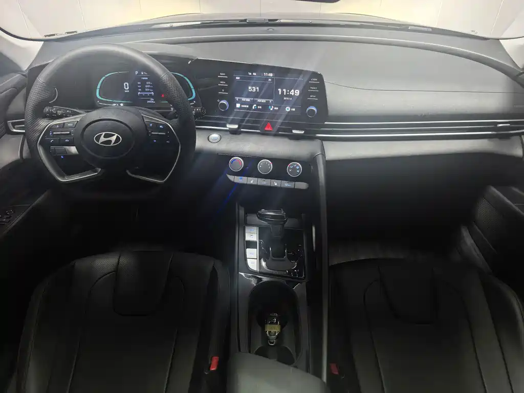 Hyundai Elantra — миниатюра 11