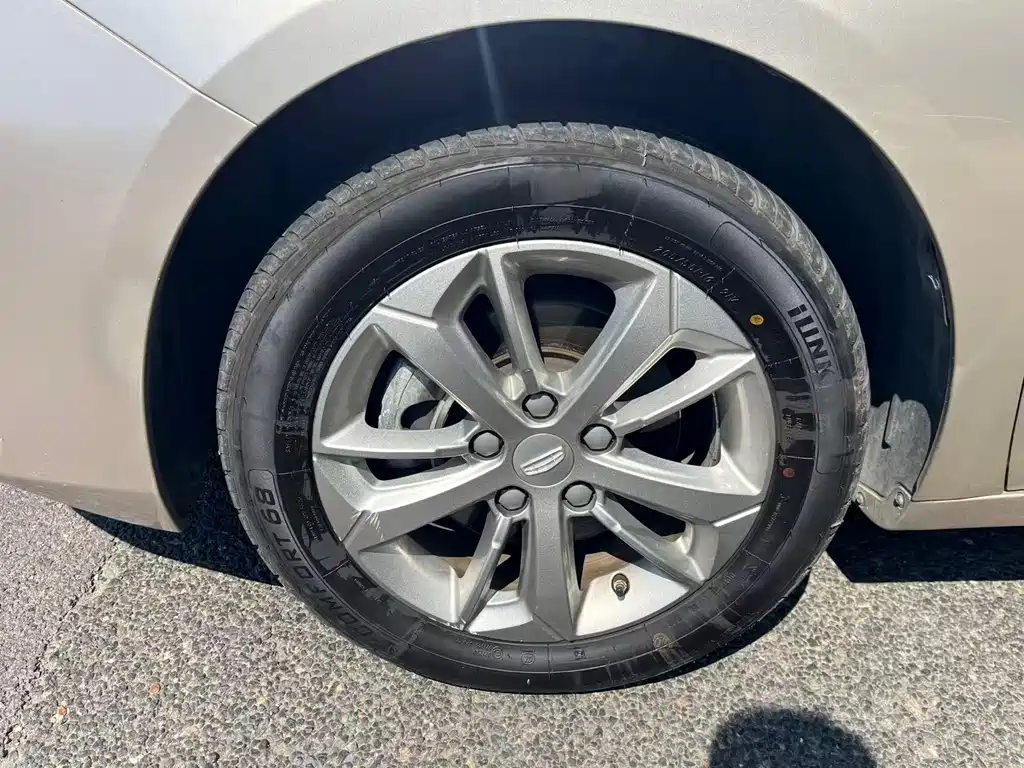 Geely Emgrand GL — миниатюра 12
