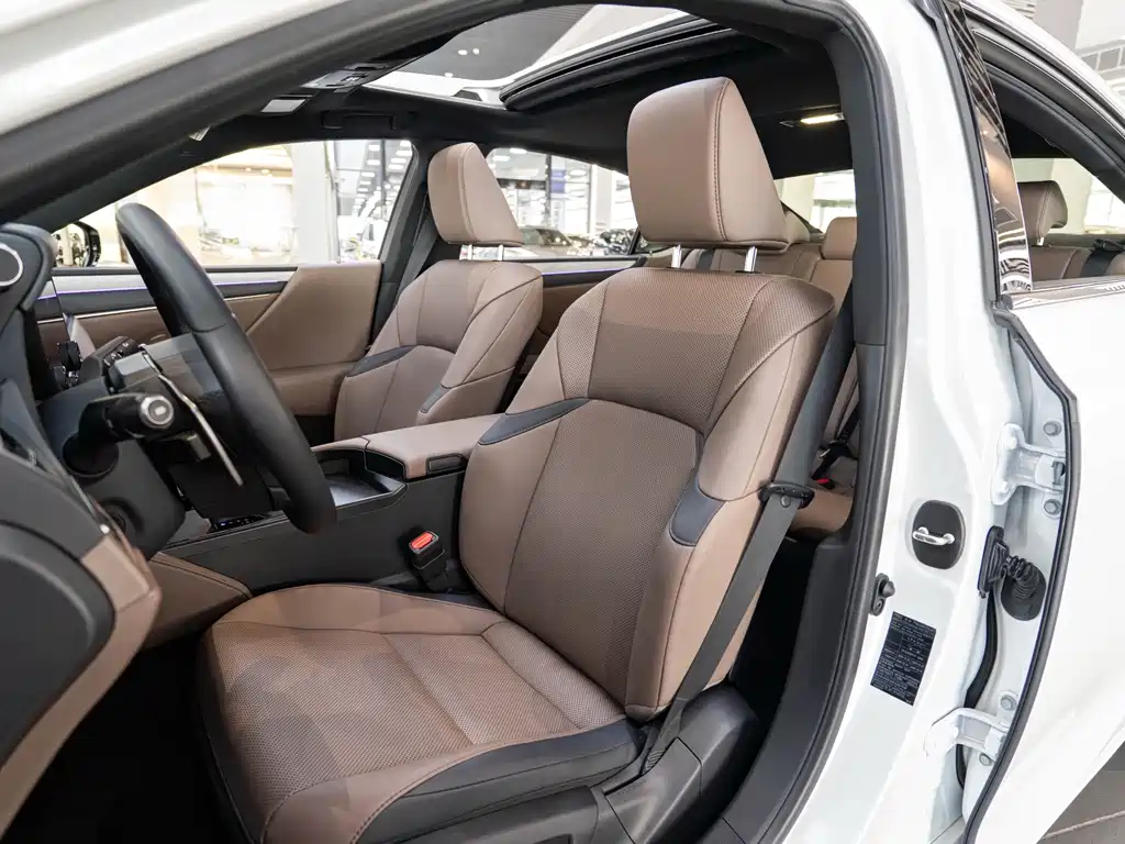 Lexus ES — миниатюра 11