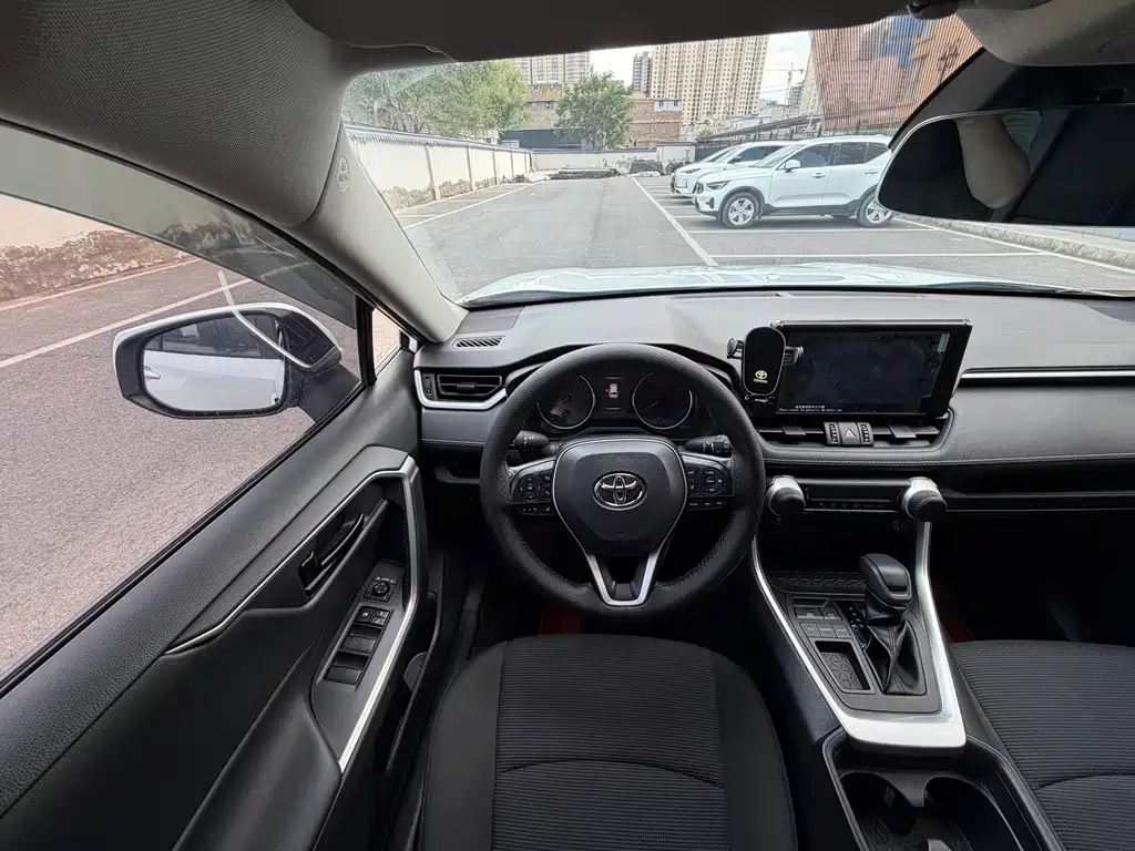 Toyota RAV4 2022 2.0L CVT