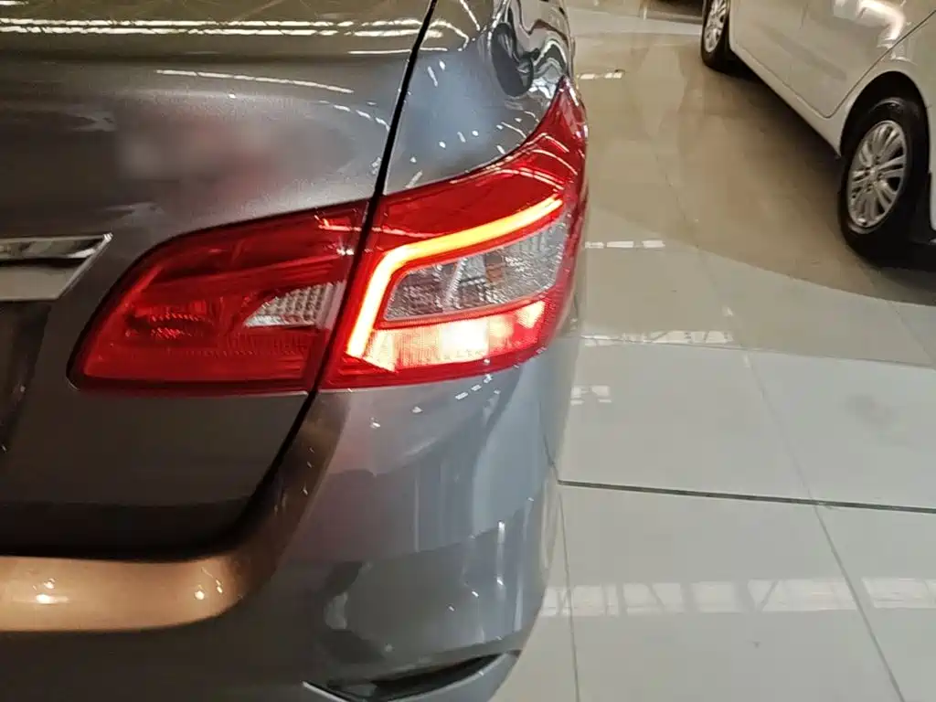 Nissan Sylphy — миниатюра 8