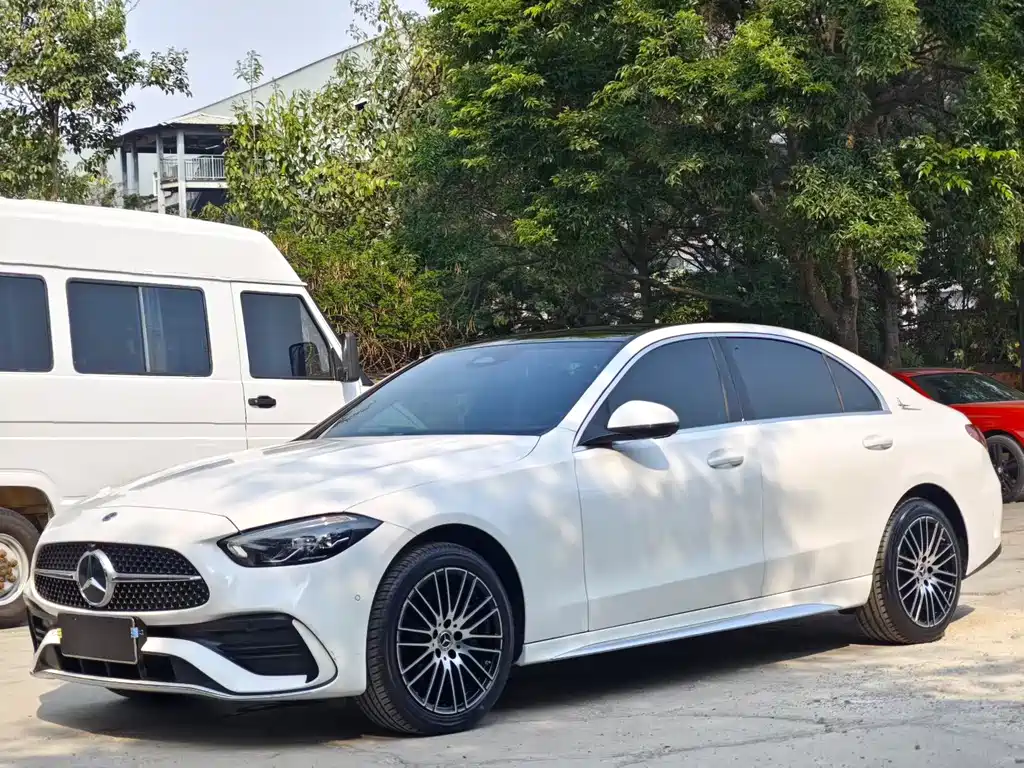 Mercedes-Benz C-Class 2024