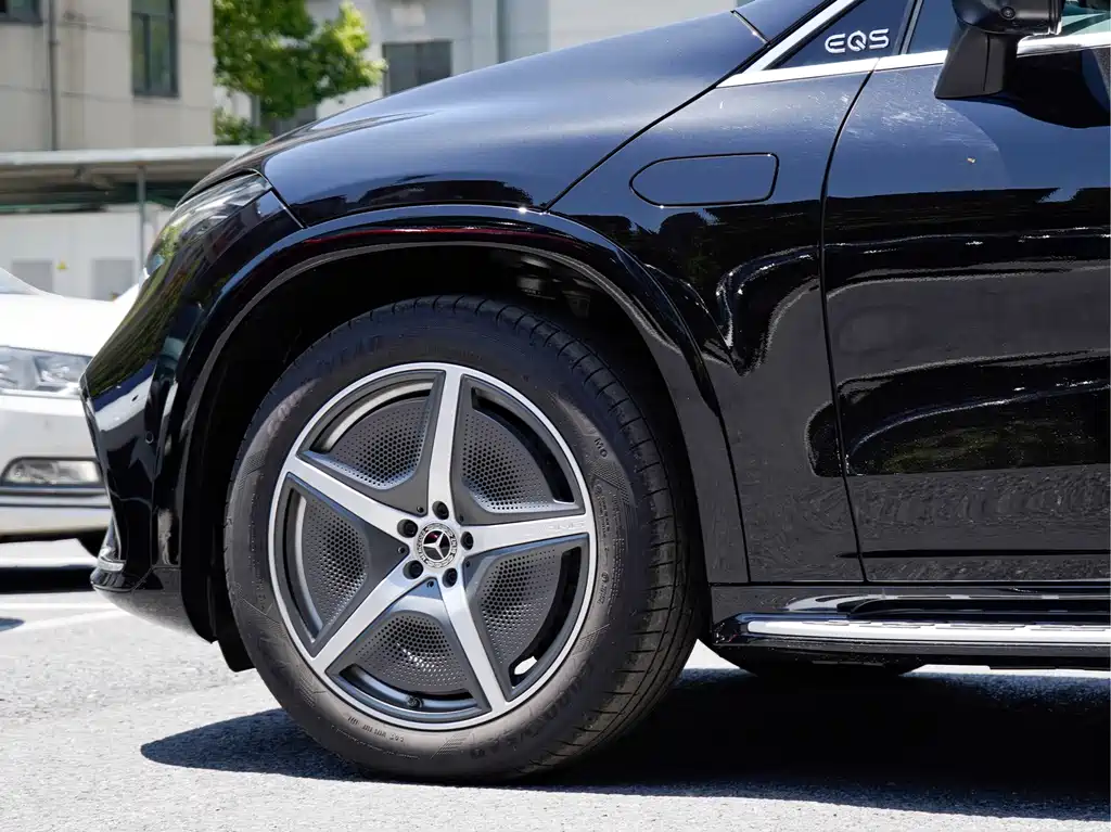 Mercedes-Benz EQS SUV — миниатюра 9