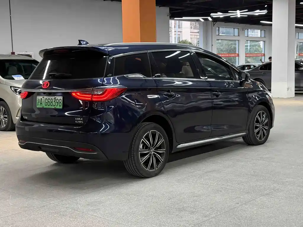 BYD MAX New Energy — миниатюра 6