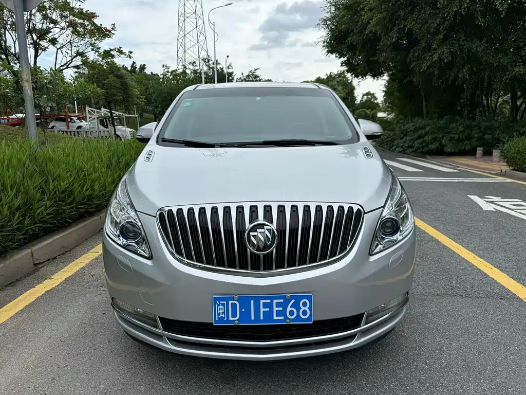 Buick GL8 2011 3.0L GT Luxury