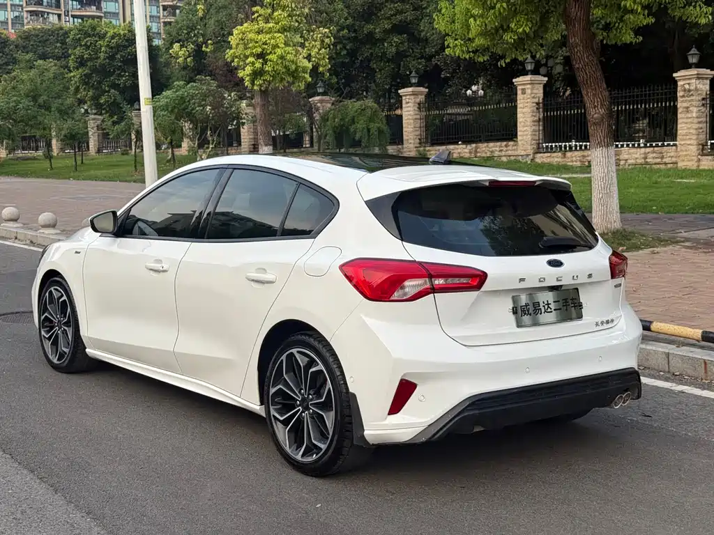Ford Focus — миниатюра 8