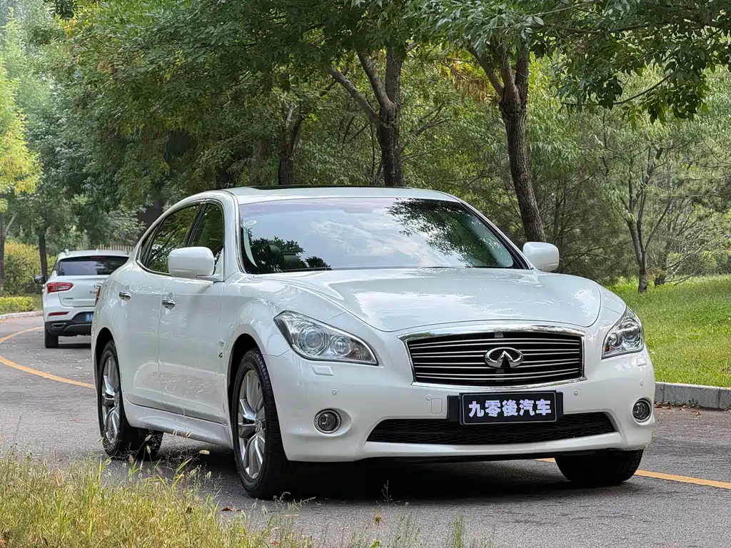 Infiniti Q70 — миниатюра 2