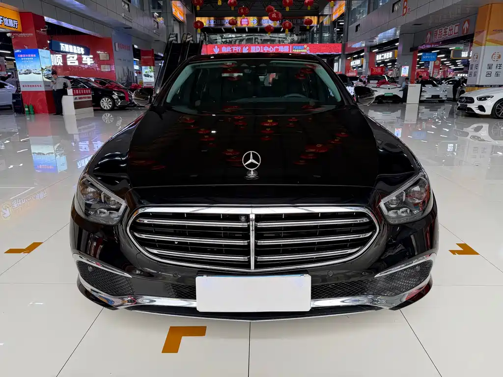 Mercedes-Benz E-Class — миниатюра 2