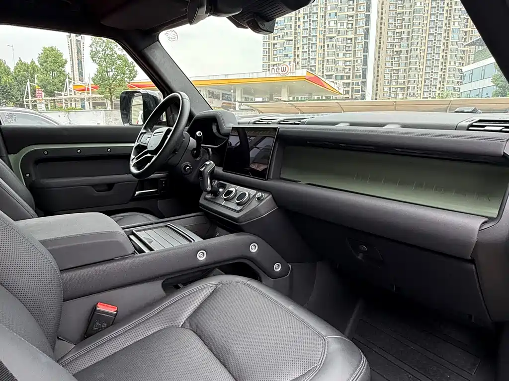 Land Rover Defender — миниатюра 5