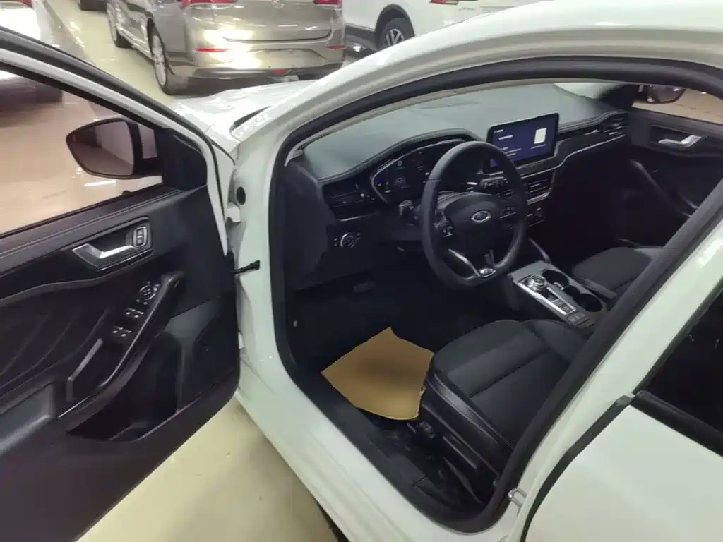 Ford Focus — миниатюра 16