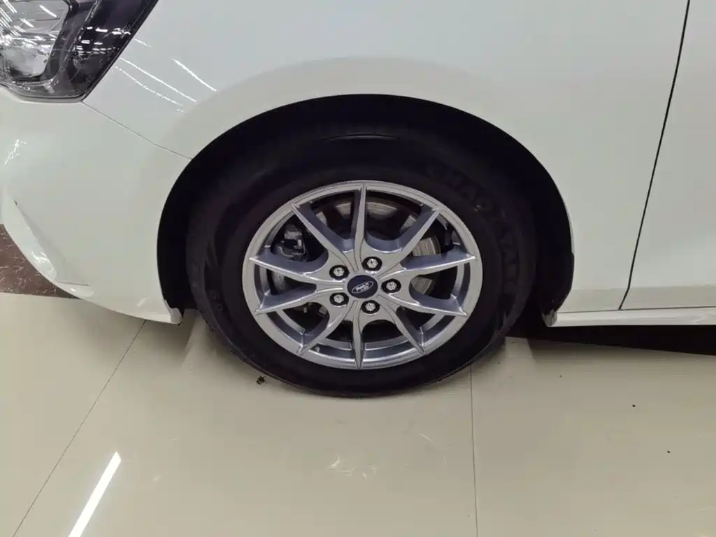 Ford Focus — миниатюра 23