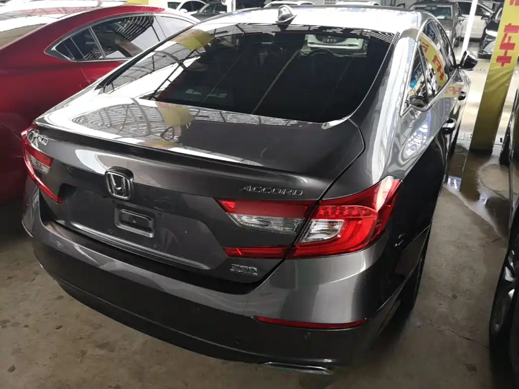 Honda Accord 2018 260TURBO Luxury VI